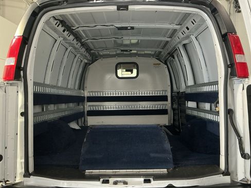 Used 2019 Chevrolet Express 2500 RWD image 24