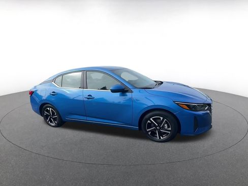 Used 2025 Nissan Sentra SV image 2