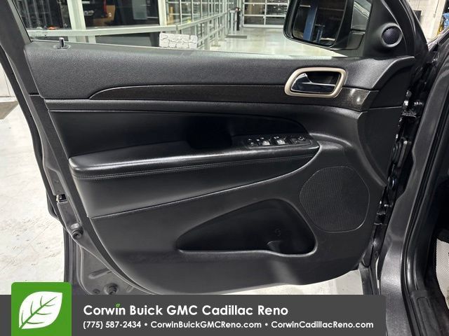 Used 2016 Jeep Grand Cherokee Laredo w/ Quick Order Package 23E AWD/4WD image 13