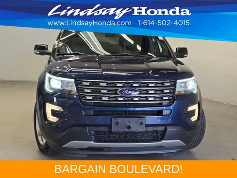 Used 2016 Ford Explorer XLT w/ Equipment Group 202A AWD/4WD image 2