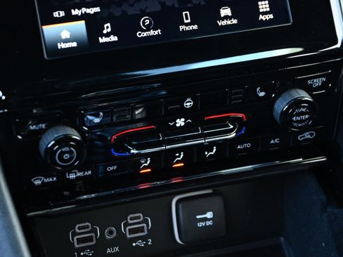 Used 2022 Jeep Grand Cherokee Altitude image 19