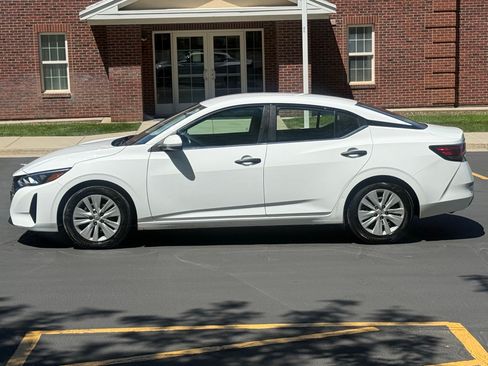 Used 2024 Nissan Sentra S FWD image 7