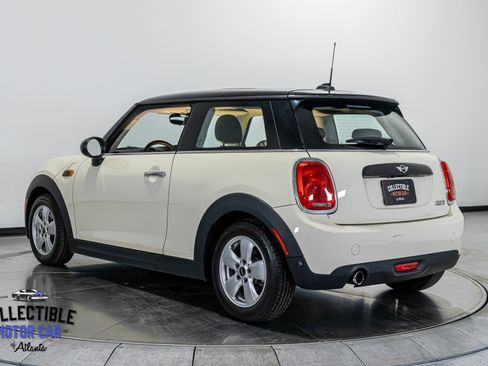 Used 2018 MINI Cooper 2-Door Hardtop image 7