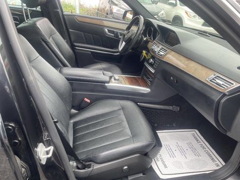 Used 2014 Mercedes-Benz E 550 4MATIC Sedan image 29