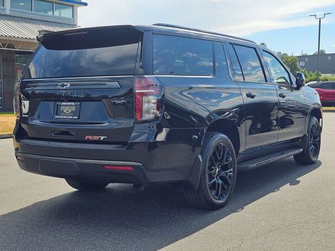 Used 2022 Chevrolet Suburban RST w/ Luxury Package AWD/4WD image 3