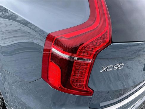 Used 2023 Volvo XC90 B6 Plus w/ Protection Package Premier image 23
