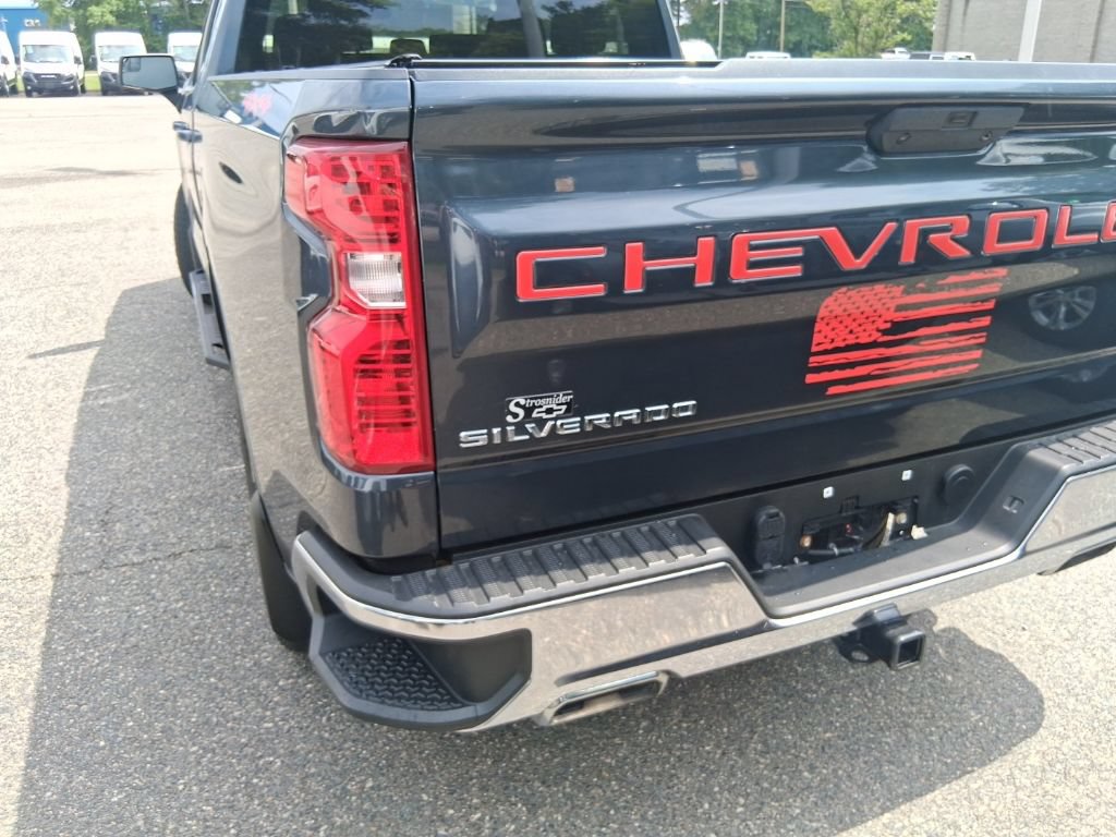 Used 2021 Chevrolet Silverado 1500 LT AWD/4WD image 9