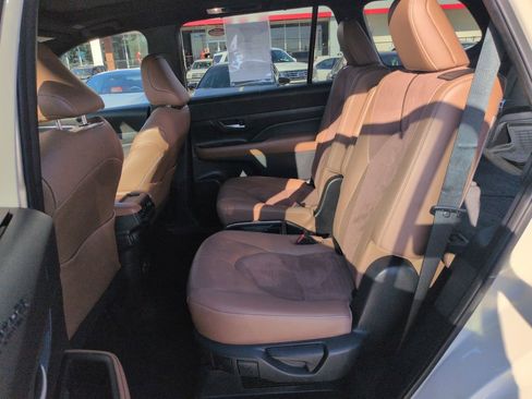 Certified 2024 Toyota Grand Highlander AWD Hybrid image 25