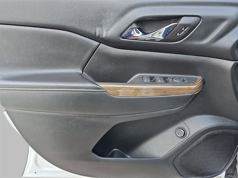 Used 2017 GMC Acadia SLE w/ Driver Alert Package I image 27