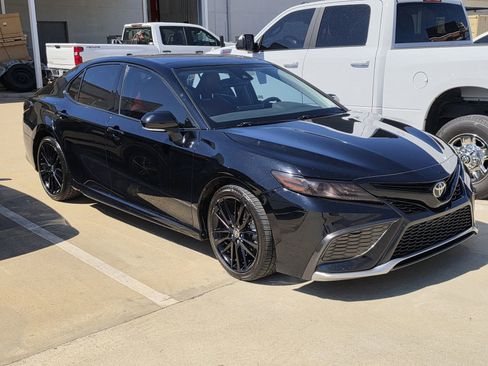 Used 2021 Toyota Camry XSE image 19