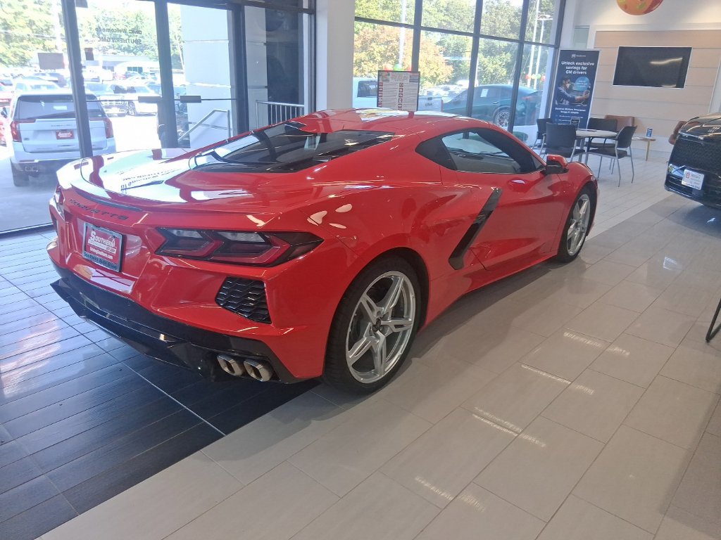 Used 2023 Chevrolet Corvette Stingray Coupe w/ 1LT RWD image 3