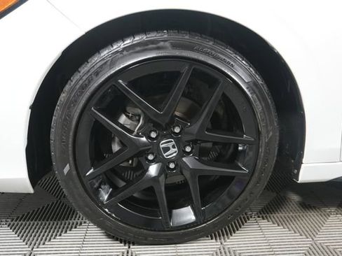 Used 2024 Honda Civic Sport image 8