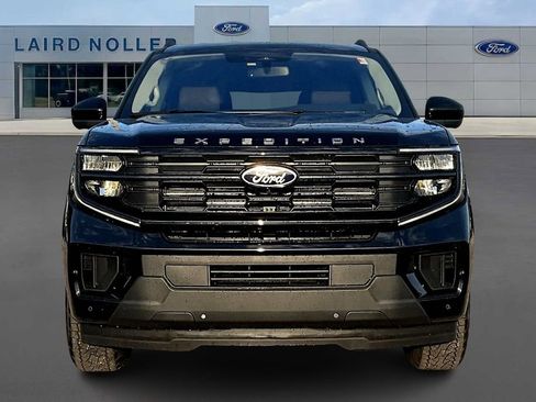 New 2025 Ford Expedition Active image 15