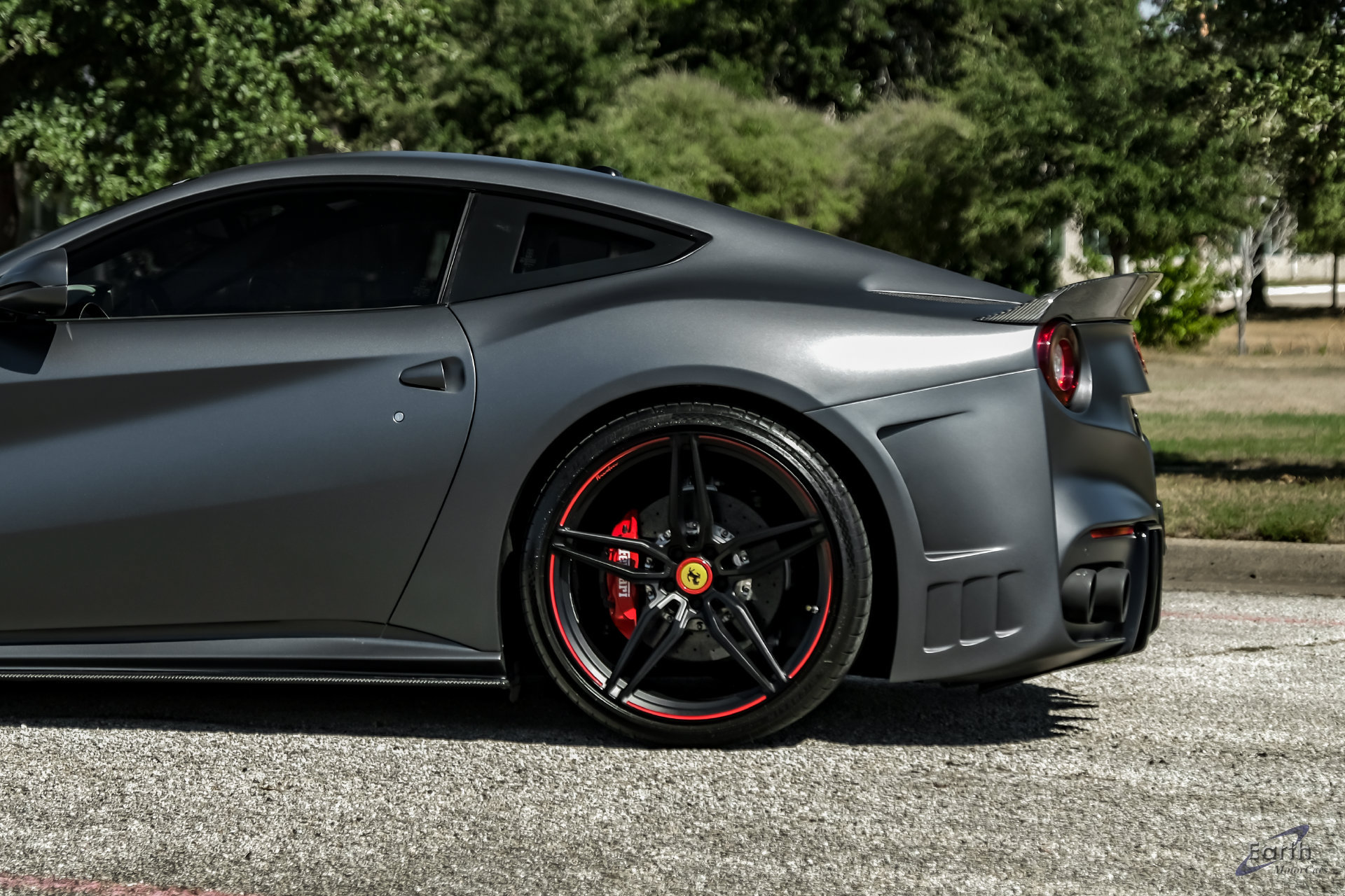 Used 2014 Ferrari F12 Berlinetta RWD image 12