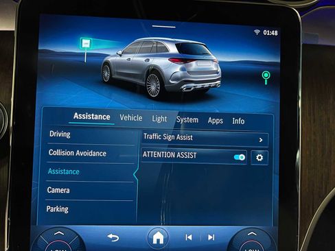Used 2025 Mercedes-Benz GLC 300 4MATIC image 30