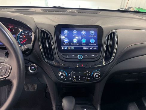 Used 2022 Chevrolet Equinox RS w/ Infotainment Package image 37