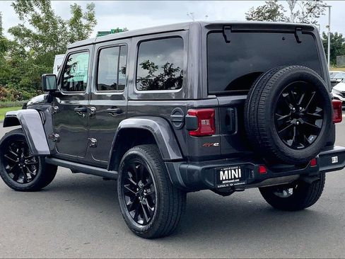 Used 2021 Jeep Wrangler Unlimited Sahara image 10