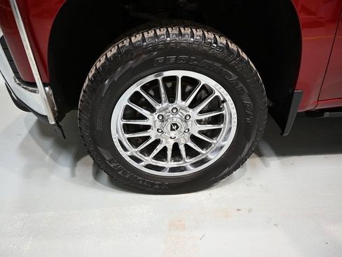 Used 2019 Chevrolet Silverado 1500 LTZ image 30