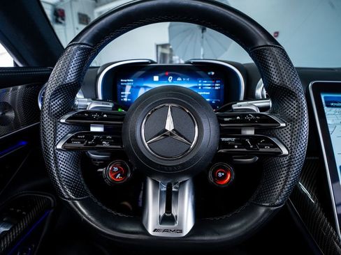 Used 2022 Mercedes-Benz SL 55 AMG 4MATIC w/ Driver Assistance Package image 42