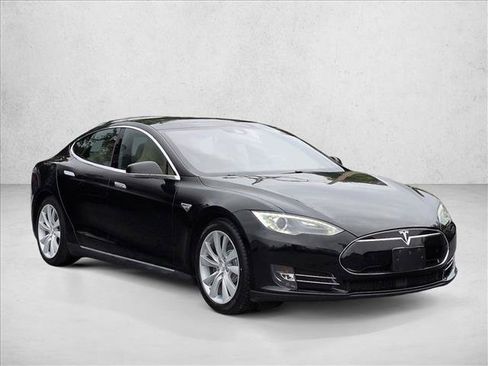 Used 2015 Tesla Model S 70D AWD/4WD image 3