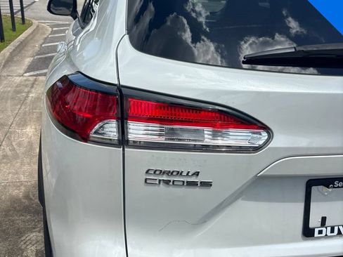 Used 2024 Toyota Corolla Cross LE w/ Moonroof Package FWD image 8