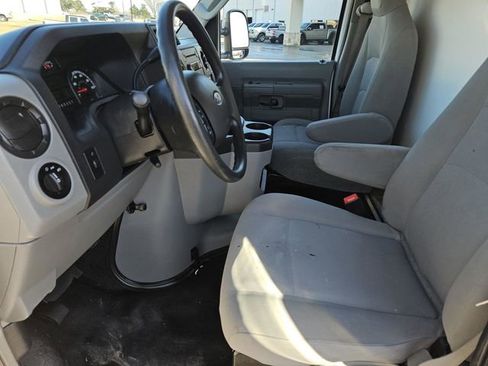 Used 2019 Ford E-350 and Econoline 350 Super Duty w/ Power Windows & Locks Group image 25