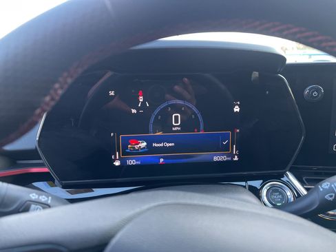 Certified 2025 Chevrolet Trax RS image 27