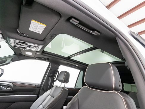 Used 2023 Chevrolet Tahoe Premier RWD image 16