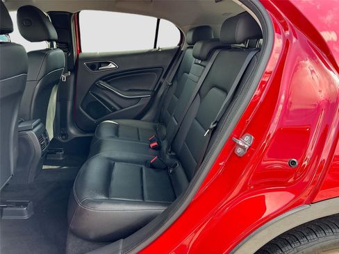 Used 2020 Mercedes-Benz GLA 250 w/ Premium Package image 22