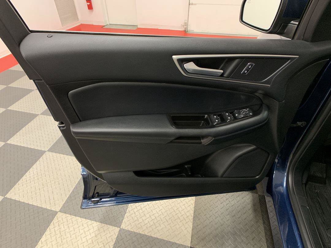 Used 2017 Ford Edge SEL w/ Equipment Group 201A AWD/4WD image 14