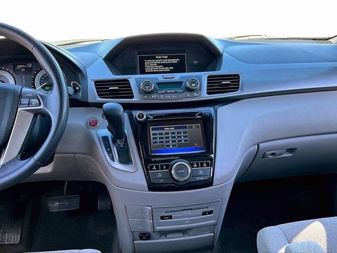 Used 2016 Honda Odyssey SE image 6