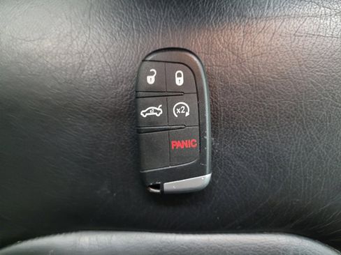 Used 2017 Jeep Renegade Altitude image 32