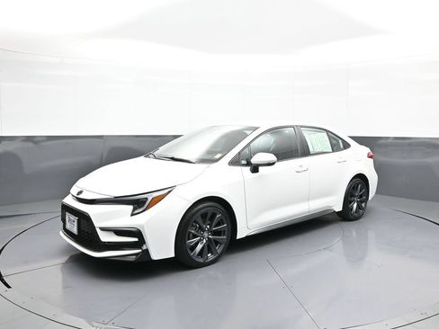 Certified 2023 Toyota Corolla SE w/ Carpet Mat Package (TMS) FWD image 10