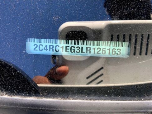 Used 2020 Chrysler Pacifica Touring-L Plus image 35