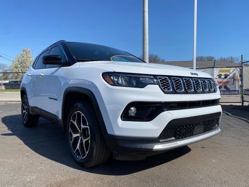 Used 2025 Jeep Compass Limited AWD/4WD image 31