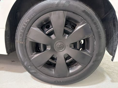 Used 2023 Toyota Corolla LE image 12