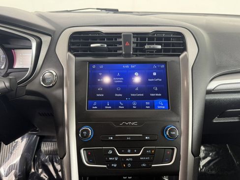 Used 2020 Ford Fusion SE FWD image 20