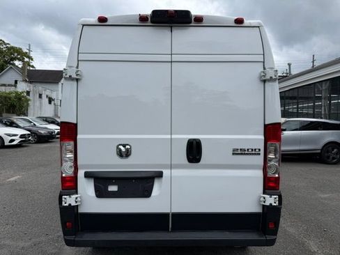 Used 2025 RAM ProMaster 2500 w/ Convenience Group FWD image 3
