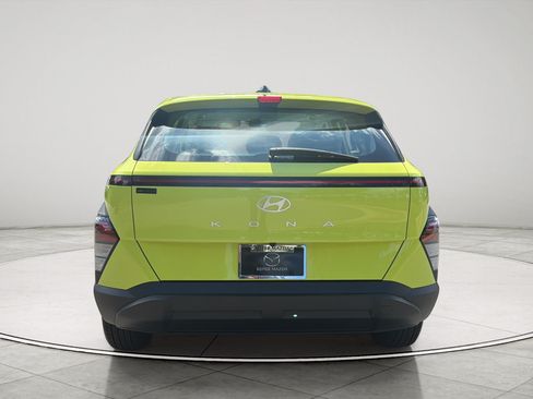 Used 2024 Hyundai Kona SE FWD image 4