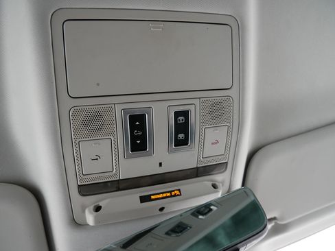 Used 2020 Land Rover Defender 110 image 27