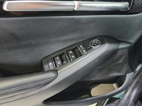 Certified 2025 Kia Seltos EX AWD/4WD image 19