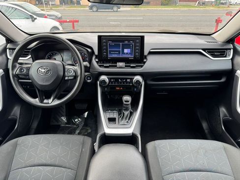 Used 2022 Toyota RAV4 XLE image 25