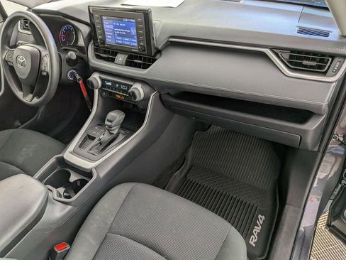 Used 2020 Toyota RAV4 LE FWD image 28