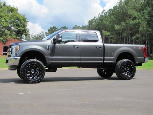 Used 2018 Ford F250 XLT image 4