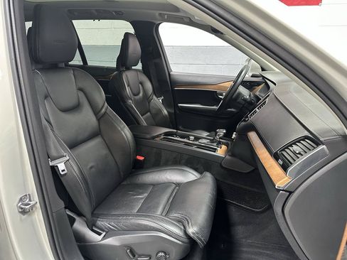 Used 2020 Volvo XC90 T6 Inscription w/ Protection Package Premier AWD/4WD image 9