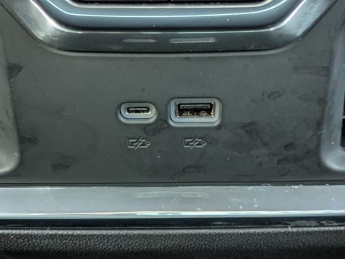 Used 2025 GMC Sierra 1500 SLT w/ SLT Premium Plus Package image 8