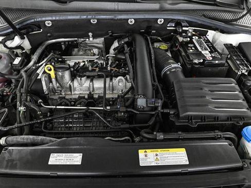 Used 2021 Volkswagen Golf 4-Door image 22