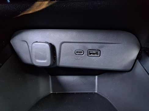 Used 2025 Chevrolet Trax RS w/ Driver Confidence Package image 9