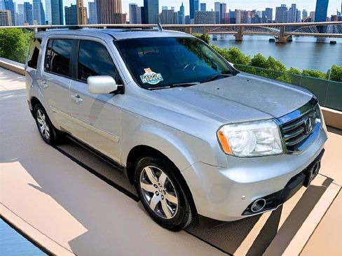 Used 2012 Honda Pilot Touring image 1