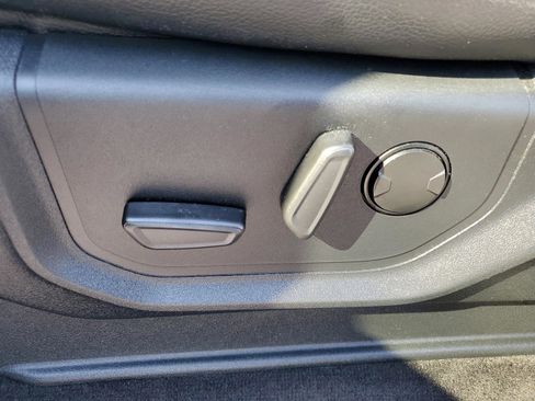 Used 2019 Ford F150 Lariat w/ Equipment Group 502A Luxury image 20